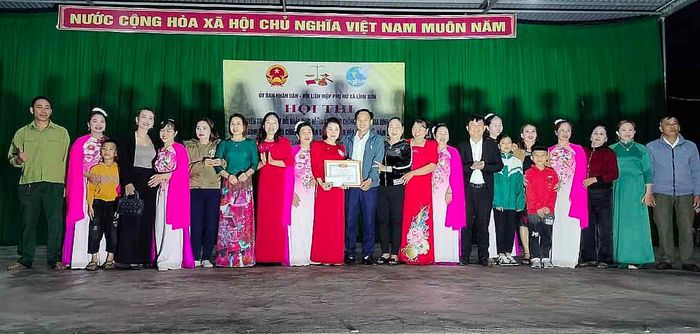 Dưới sự tiếp lửa của ông Trần Duy Thắng, phong trào diễn kịch tại nhiều xóm, xã trên địa bàn huyện Anh Sơn đã trở nên sôi động hơn, chất lượng hơn. Ảnh tư liệu UBND xã Lĩnh Sơn