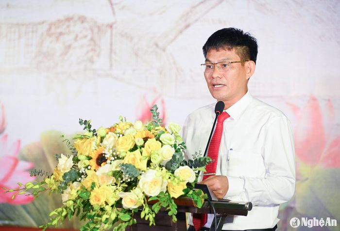 Đồng chí Chu Bá Long - Phó Bí thư Đảng ủy Khối phát biểu tại buổi lễ. Ảnh: Thành Cường