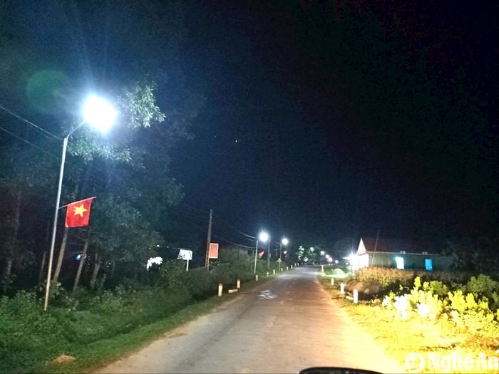 Mô hình "Ánh điện an ninh" làm thay đổi diện mạo nông thôn xã Mường Nọc. Ảnh: CSCC