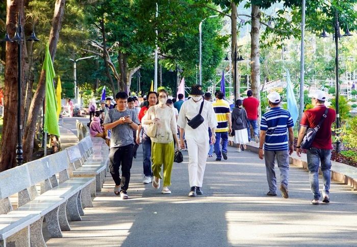 Khách du lịch đến Côn Đảo tăng theo thời gian.