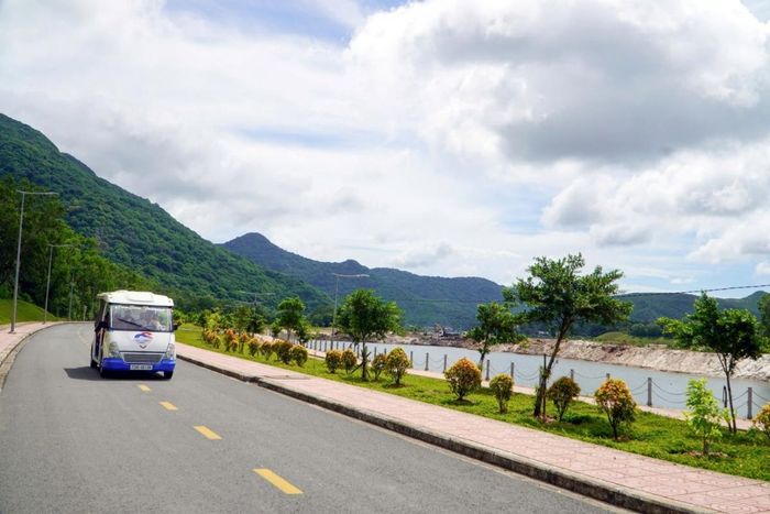 Xe điện được xem là giải pháp giao thông an toàn, thân thiện với môi trường, phù hợp tiến trình xây dựng điểm đến Net Zero ở Côn Đảo.