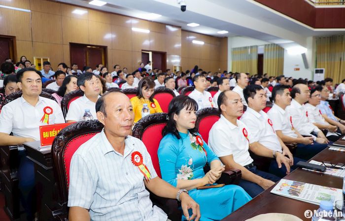 Các đại biểu dự Lễ kỷ niệm 70 năm ngày thành lập Đảng bộ Khối CCQ tỉnh Nghệ An (22/9/1954 - 22/9/2024). Ảnh: Phạm Bằng