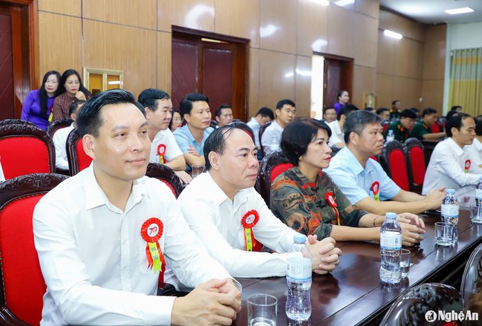 Các đại biểu dự Lễ kỷ niệm 70 năm ngày thành lập Đảng bộ Khối CCQ tỉnh Nghệ An (22/9/1954 - 22/9/2024). Ảnh: Phạm Bằng