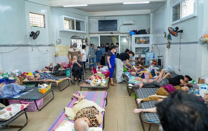 Gia đình của Doanh nhân Đỗ Thị Kim Liên cũng thường xuyên tham gia các hoạt động thiện nguyện.