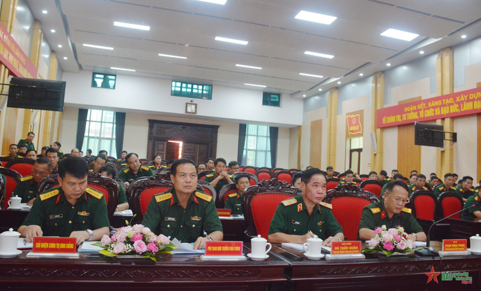  Các đại biểu dự hội nghị. 