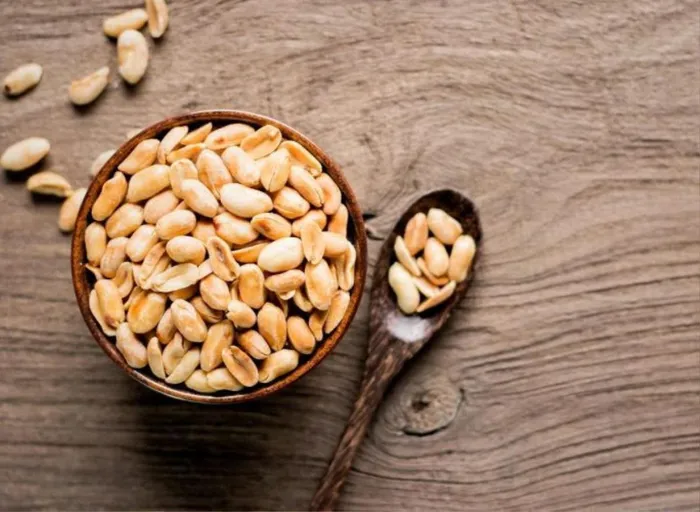 Đậu phộng còn giúp làm đẹp da, ngăn ngừa lão hóa.