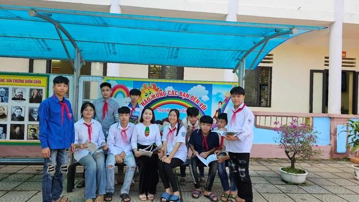 Với những nỗ lực không ngừng của cả cô và trò, những thành tích ngày càng dày thêm