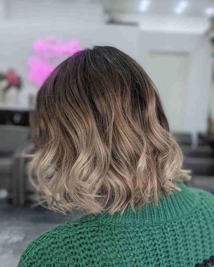 Kiểu tóc nhuộm ombre có thể dễ dàng kết hợp với nhiều phong cách, trang phục khác nhau.
