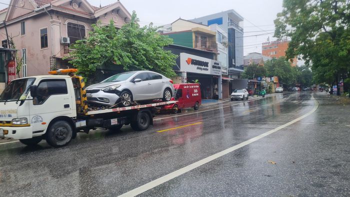 Đường Phong Đình Cảng lúc 15h. Ảnh: HT