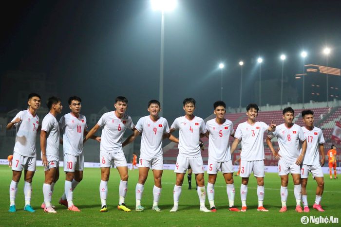 Có 3 điểm và đạt được mục tiêu ghi nhiều bàn thắng, tuy nhiên, U20 Việt Nam vẫn bộc lộ nhiều vấn đề. Dễ thấy nhất là việc không có phương án thay thế xứng đáng cho những cầu thủ chủ chốt. Ảnh: Hải Hoàng