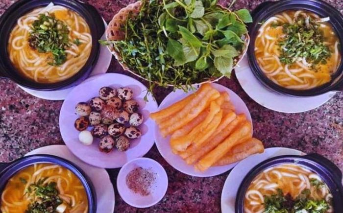 Bánh canh cá lóc. (Ảnh: Latour)