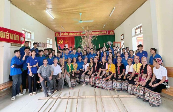 Câu lạc bộ Bảo tồn văn hóa Thái xã Châu Phong. Ảnh tư liệu: Thanh Quỳnh