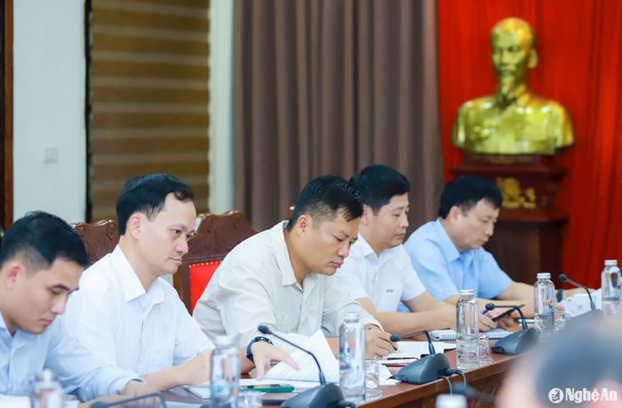 Các thành viên Tiểu ban Tuyên truyền tại phiên làm việc thứ nhất. Ảnh: Thành Duy