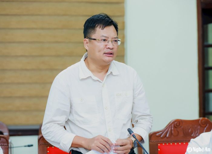 Đồng chí Ngô Đức Kiên - Tổng Biên tập Báo Nghệ An phát biểu ý kiến. Ảnh: Thành Duy