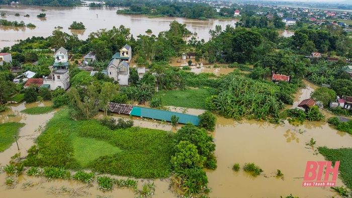 Ngập lụt khiến nhiều gia đình bị thiệt hại về tài sản, nhất là các hộ nuôi cá ở những trang trại, ao hồ trong vùng. Theo thông tin sơ bộ từ UBND xã Yến Sơn cho biết, xã này bị thiệt hại khoảng 15ha diện tích ao hồ nuôi thủy sản do mưa lũ, tương đương khoảng hơn 1,5 tỷ đồng.