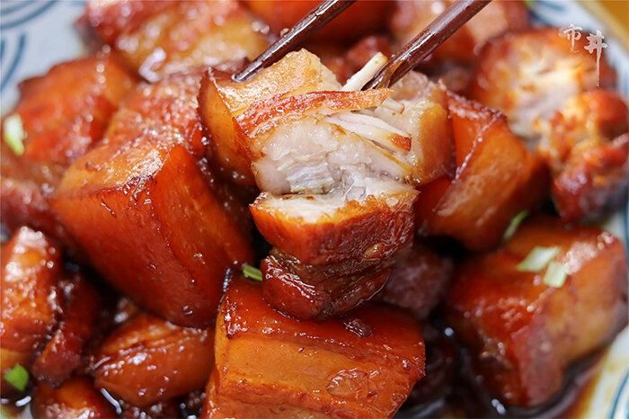 Thị kho tàu đạt yêu cầu phải có độ trong, dẻo thơm. (Ảnh: Sohu)