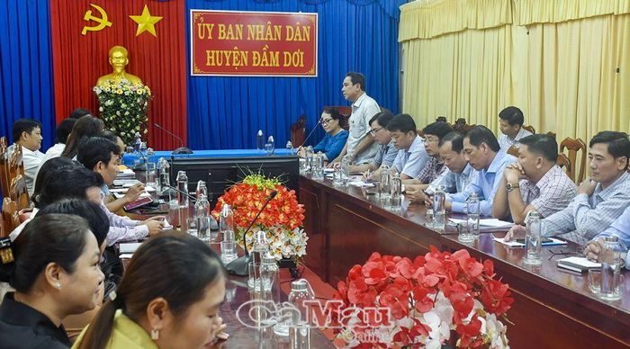 Ông Trần Anh Chót, Phó chủ tịch UBND huyện, cho biết, địa phương sẽ rà soát lại việc thực hiện phân giao nguồn cho các đơn vị tự chủ theo đúng quy định.