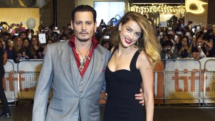 Johnny Depp và Amber Heard thuở còn mặn nồng