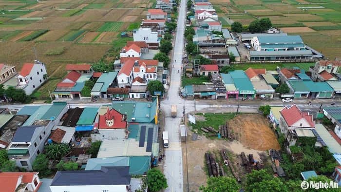 Ngã tư Quỳnh Bảng là nơi giao nhau của những tuyến đường huyết mạch ở huyện Quỳnh Lưu. Ảnh: Tiến Đông