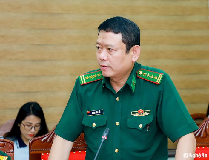 Đại tá Dương Hồng Hải - Phó Chỉ huy trưởng Bộ Chỉ huy Bộ đội Biên phòng tỉnh Nghệ An phát biểu tại giao ban khối Nội chính tháng 9/2024. Ảnh: Thành Duy