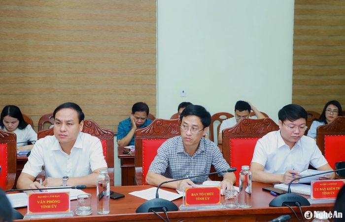Lãnh đạo các Ban Đảng, Văn phòng Tỉnh ủy tại hội nghị giao ban. Ảnh: Thành Duy