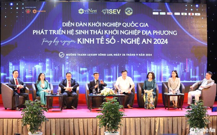 Trong khuôn khổ diễn đàn đã diễn ra Tọa đàm Phát triển hệ sinh thái khởi nghiệp địa phương đi lên từ tiềm năng và văn hóa bản địa. Ảnh: T.P