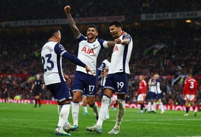 Dominic Solanke ấn định tỷ số 3-0 cho Tottenham ở 77.