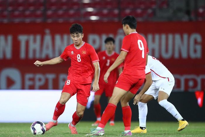 U20 Việt Nam (áo đỏ) phải dừng bước tại vòng loại của U20 châu Á 2025. Ảnh tư liệu: Tuấn Bảo