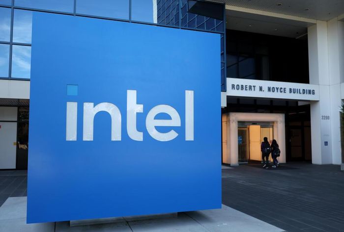 Vị thế của Intel đang tụt dốc không phanh. Ảnh: Engadget