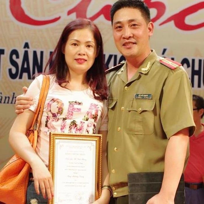 NSƯT Hồ Phong và vợ