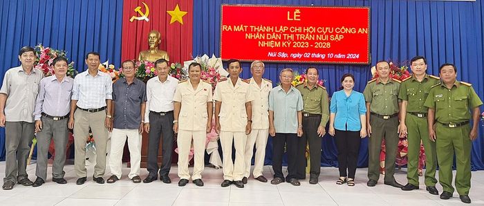  Chi hội Cựu Công an nhân dân thị trấn Núi Sập tại lễ ra mắt