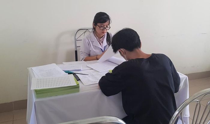 Tư vấn làm các thủ tục xét nghiệm cho người thuộc nhóm MSM tại CDC tỉnh