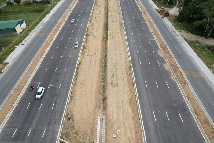 Vị trí khu đấu giá đất ở xã Nghi Phong cách Đại lộ Vinh - Cửa Lò khoảng 1 km.