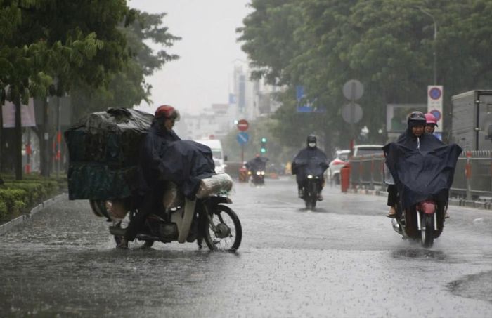 Mưa vừa đến mưa to xuất hiện ở nhiều quận huyện.