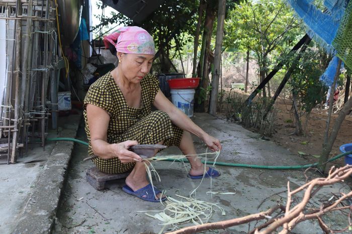 Làm giấy dó Nghi Phong Ảnh: Diệp Thanh