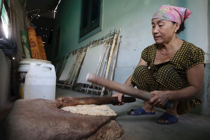 Làm giấy dó Nghi Phong Ảnh: Diệp Thanh