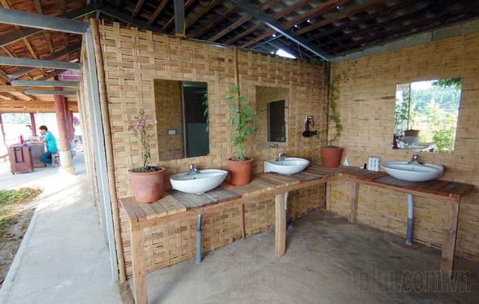 Dù đầu tư khá bài bản song Homestay Cầm Trường ở xã Mường Phăng, TP. Điện Biên Phủ cũng đang trong tình trạng vắng khách.