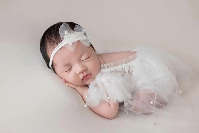 Đặng Thu Thảo hạnh phúc đón con thứ ba.