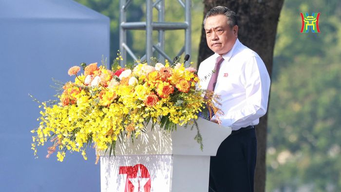 Chủ tịch UBND thành phố Trần Sỹ Thanh phát biểu.