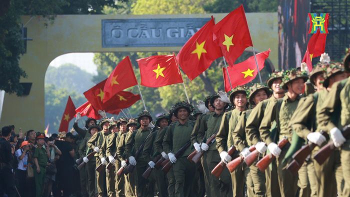 Tái hiện hình ảnh đoàn quân chiến thắng trở về.