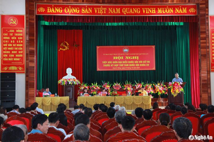 Toàn cảnh buổi tiếp xúc cử tri huyện Quỳnh Lưu. Ảnh: Ngân Hạnh