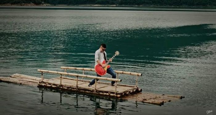 Một trong những cảnh quay của MV