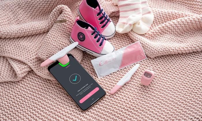 Que thử rụng trứng Eveline được đánh giá có khả năng xác định thời điểm rụng trứng chính xác đến 99%