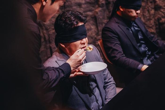 Giám khảo Paik Jong Won trong "Culinary Class Wars". Ảnh: Netflix Korea