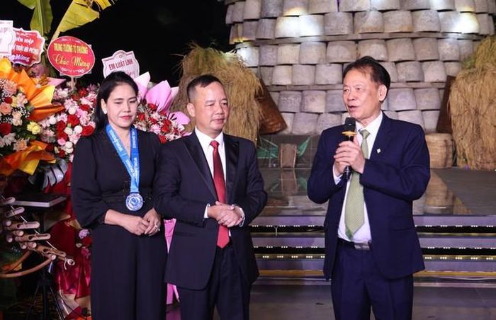 Đại diện Trung ương Hội Kỷ lục gia Việt Nam phát biểu tại chương trình