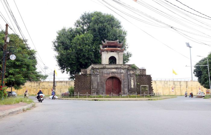 Bốt gác Nhà lao Vinh là 1 trong 9 hạng mục thuộc Di tích Lịch sử cấp Quốc gia Thành cổ Vinh. Ảnh: Thanh Quỳnh