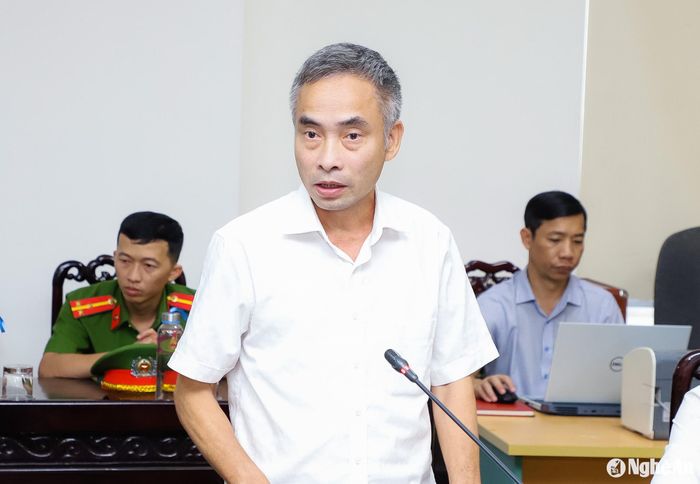 Lãnh đạo Tòa án nhân dân tỉnh Nghệ An báo cáo tiến độ giải quyết kiến nghị công dân. Ảnh: Phạm Bằng