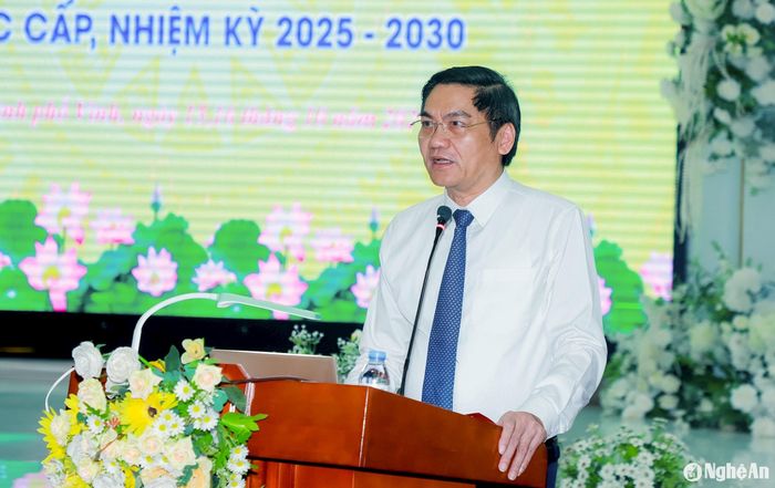 Đồng chí Hoàng Nghĩa Hiếu - Phó Bí thư Thường trực Tỉnh ủy phát biểu khai mạc hội nghị. Ảnh: Thành Duy