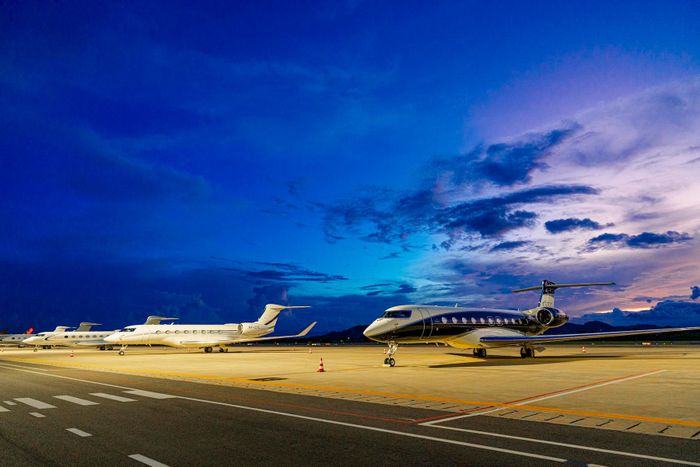 Loạt máy bay Gulfstream có mặt tại Sân bay quốc tế Đà Nẵng ngày 15-10.