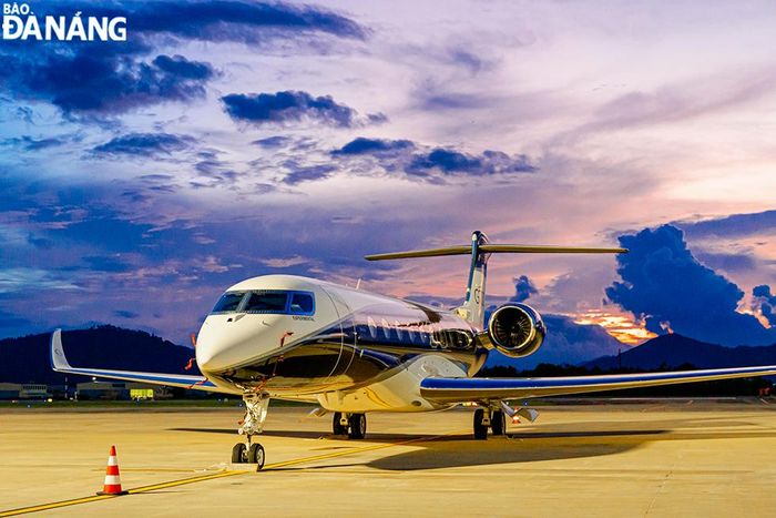 Máy bay G700 là dòng máy bay mới được mới ra mắt trong năm nay của hãng Gulfstream xuất hiện tại sân bay Đà Nẵng.